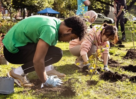 Climate action group launches walking route to combat air pollution